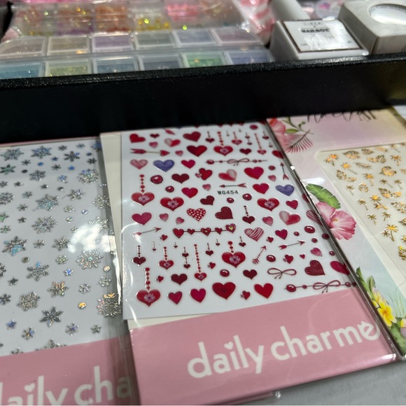 Nail Kit By Red Iguana Nails & Plus 💅🏽 - Picture 4 of 7